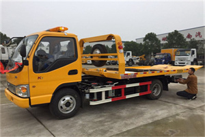 碾子山哪里有拖车服务