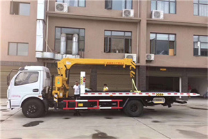 碾子山附近汽车轮胎更换